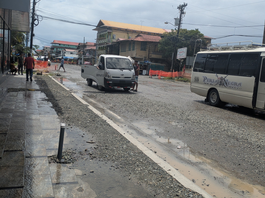 Swan's Cay Hotel主图