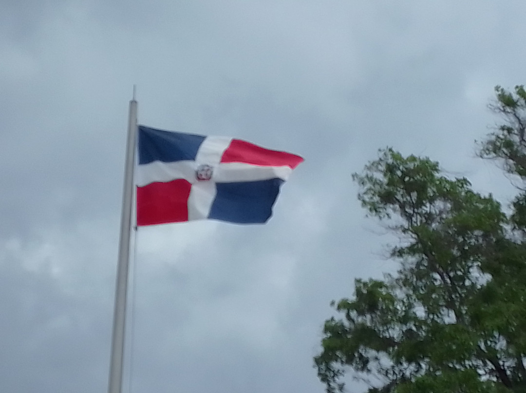 Plaza de España (Plaza de Armas)-圣多明哥必去景点