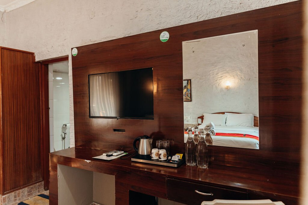 丛林游猎洛吉酒店主图