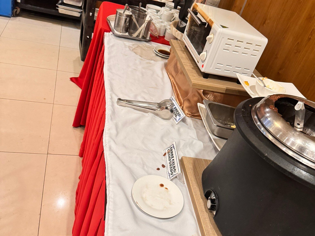 Grand Astoria Hotel主图