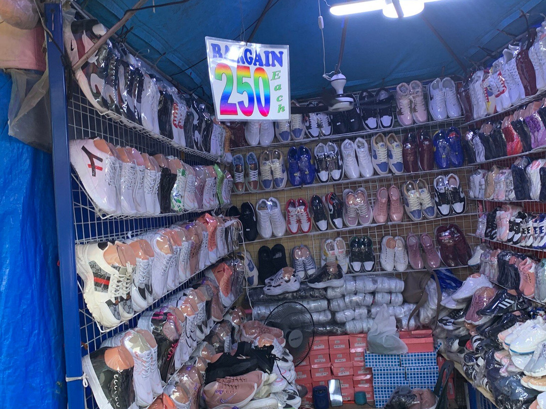 Baclaran Market-帕拉纳克市必去景点