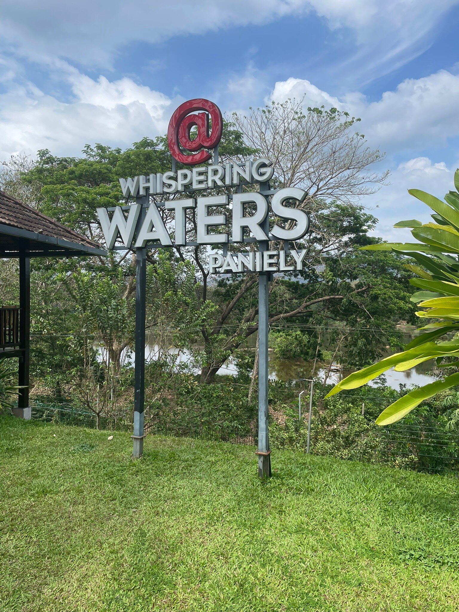 Whispering Waters-官方