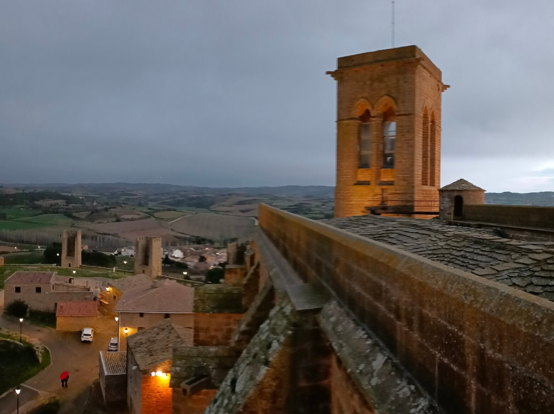 Iglesia-Fortaleza de San Saturnino-Artajona必去景点