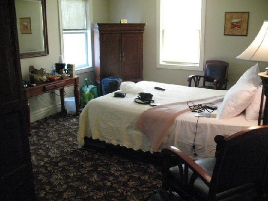 The Queen's Inn主图