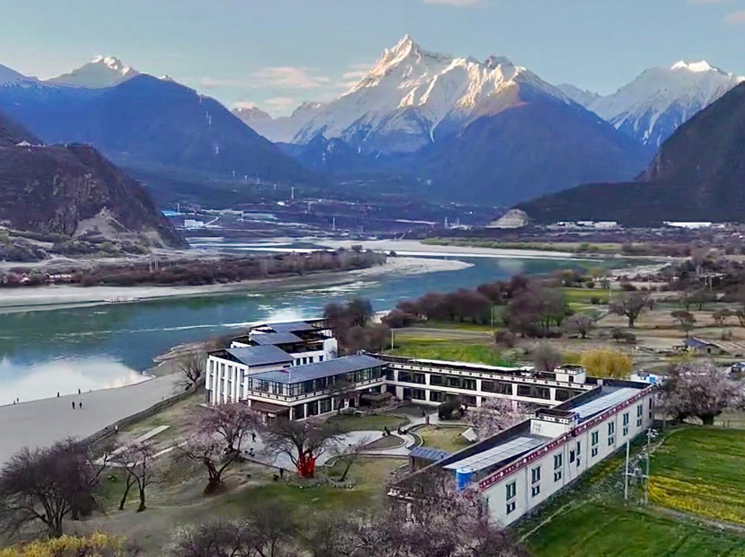 Xizang Universal Tours and Travel-拉萨市必去景点