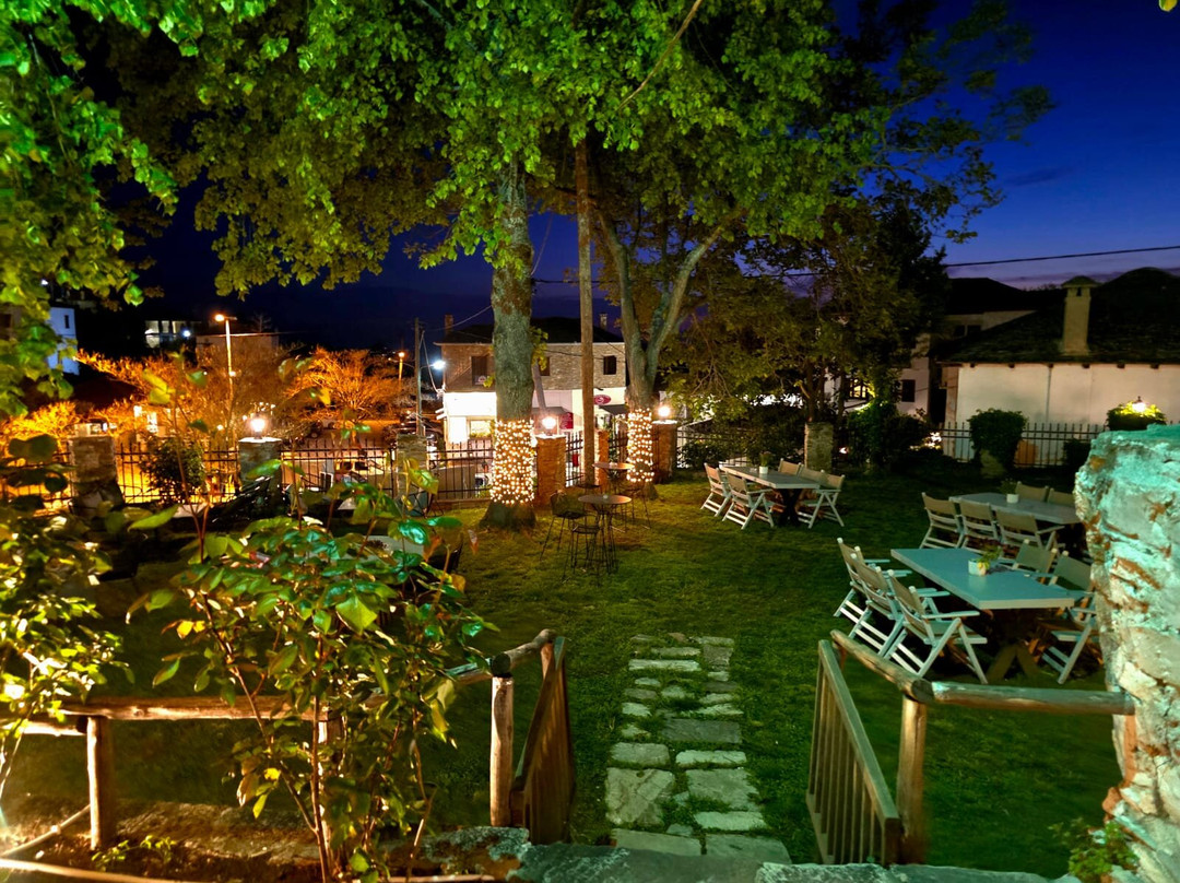 Kenta Mountain Hotel & Gastrobar