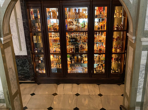 伦敦瑰丽酒店主图