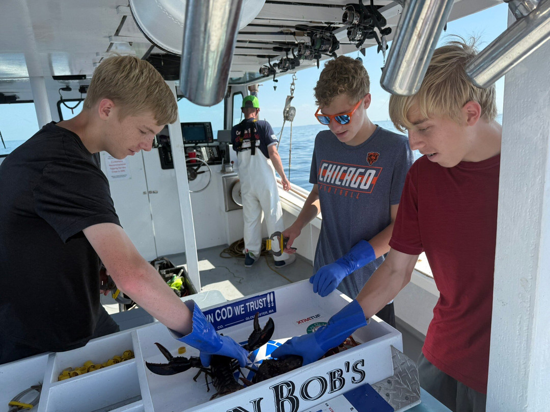 Captain Bobs Lobster Tours & Fishing Charters-汉普顿必去景点