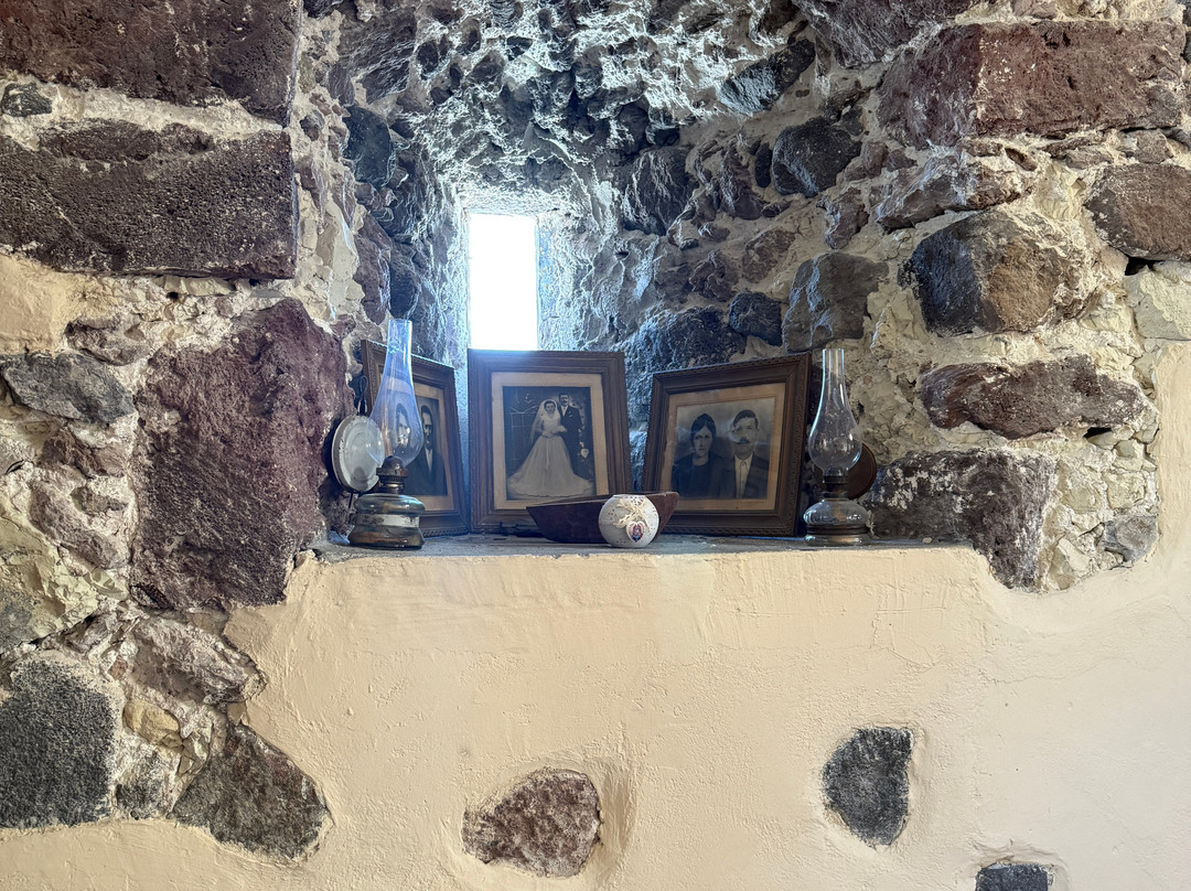 Venetian Castle of Santorini-阿克罗蒂里必去景点