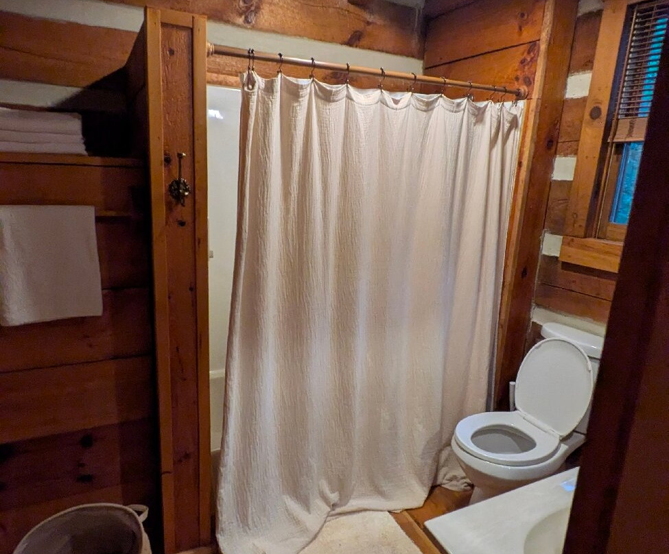 Fiddler's Roost Bed & Breakfast Cabins主图