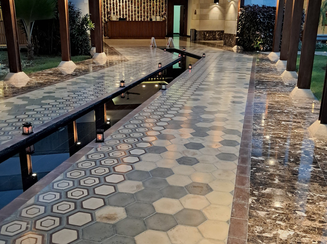 Eurobuilding Hotel & Suites Lecheria主图