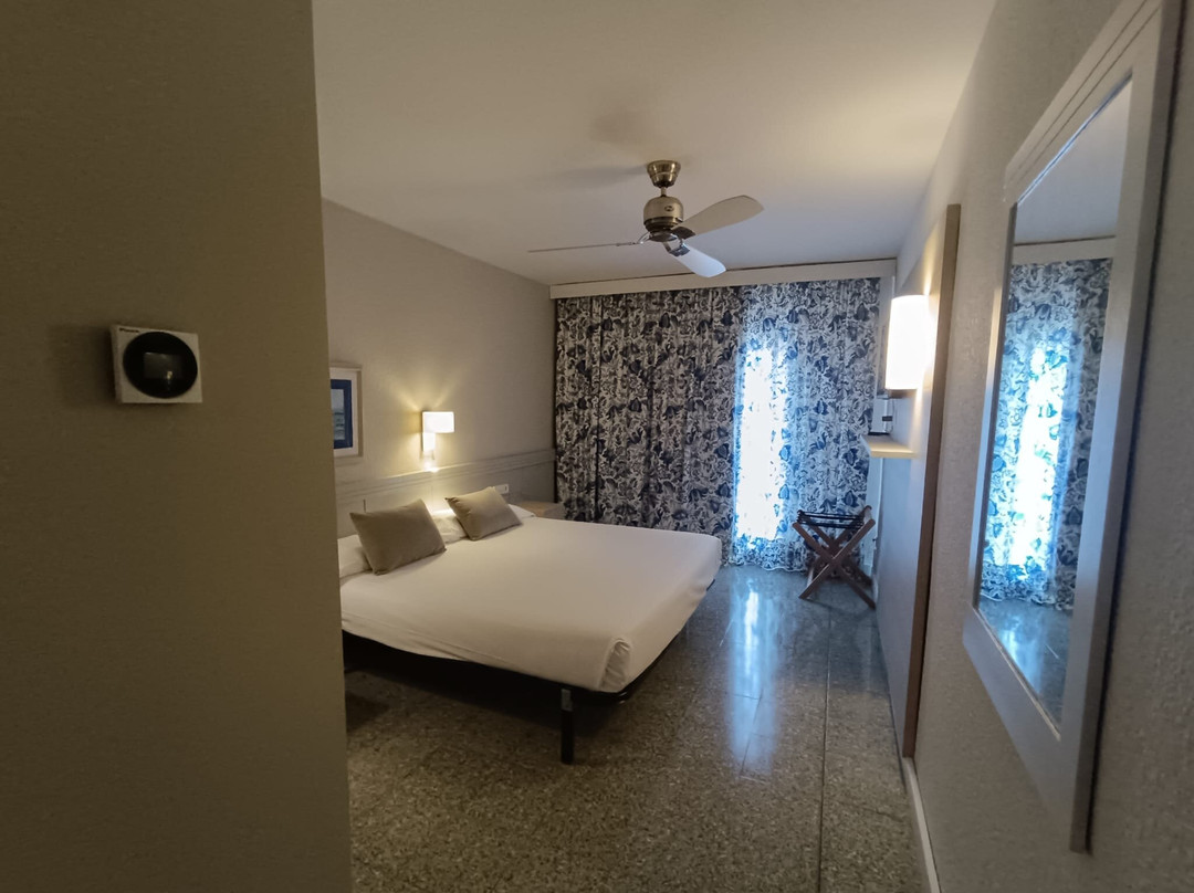 戈雅公园名望酒店主图