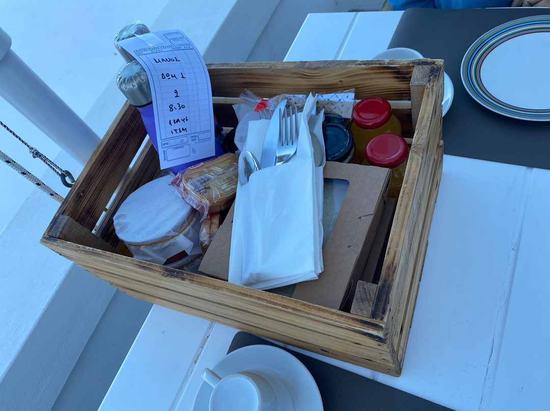 马诺斯小世界酒店主图