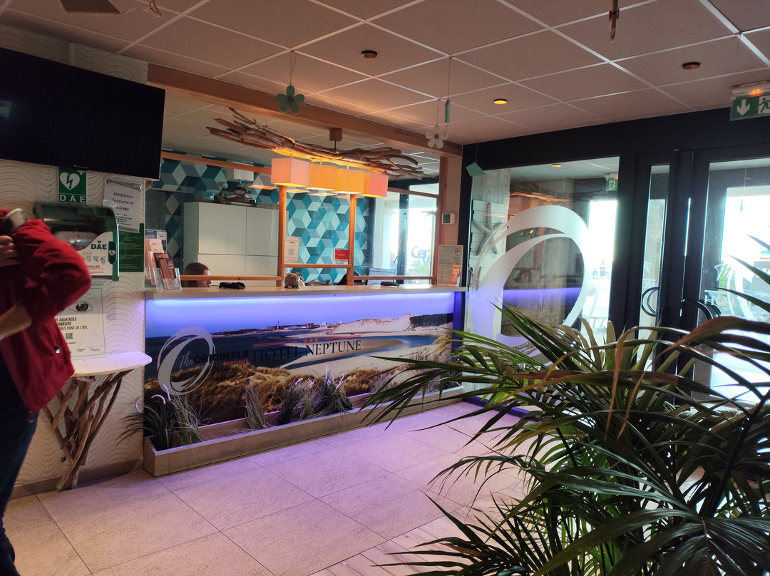 内普图那酒店主图