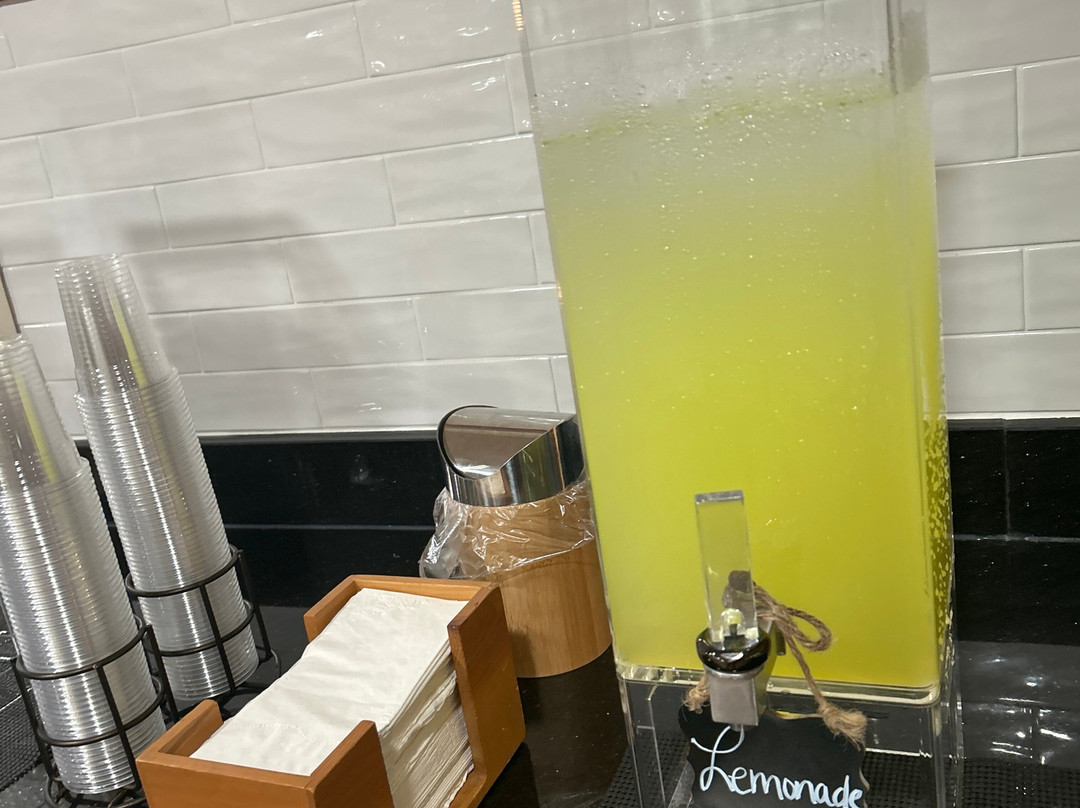 Hampton Inn Orlando-maingate South主图