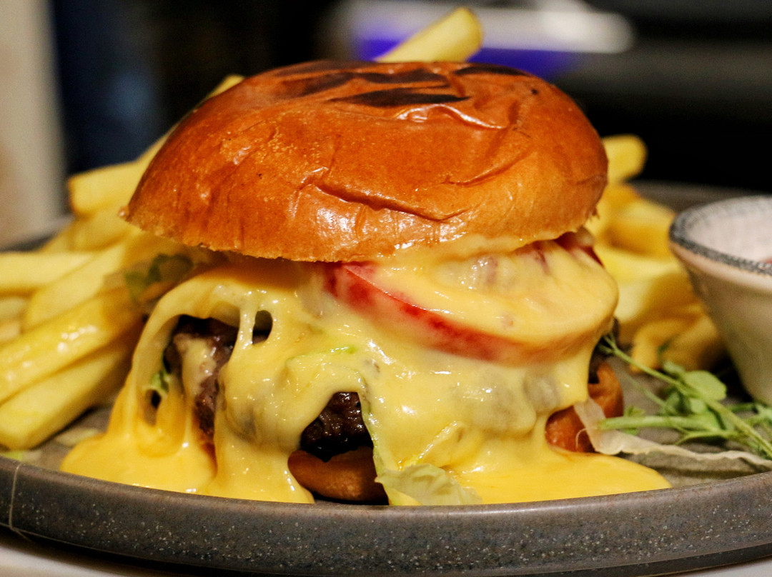 Damak Lounge & Grill