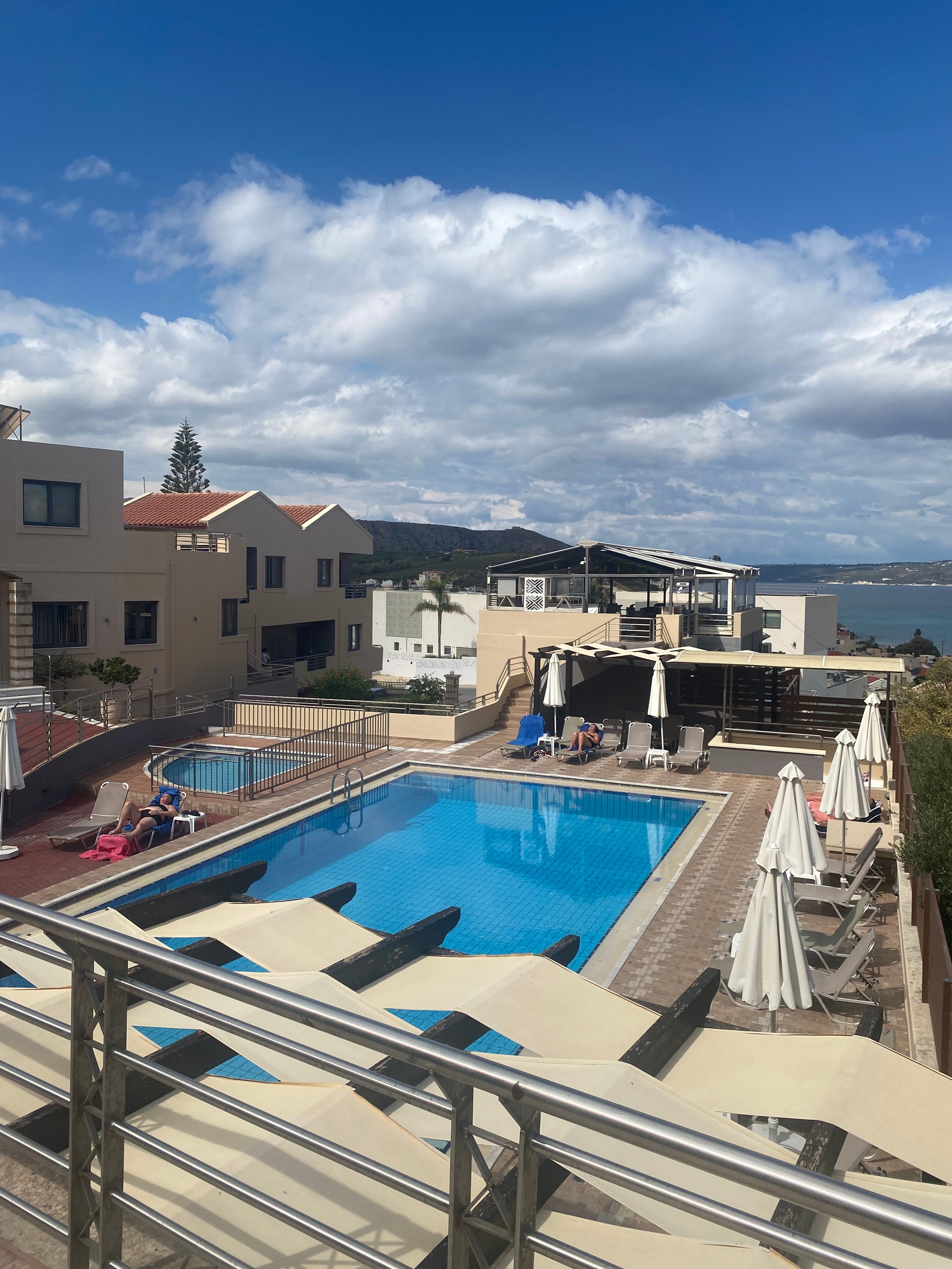 Sunrise Suites-泳池