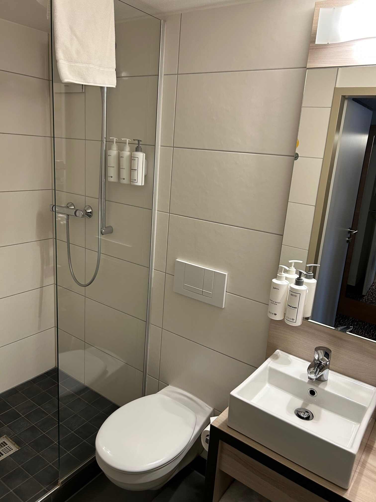 Park Inn By Radisson Gottingen-浴室