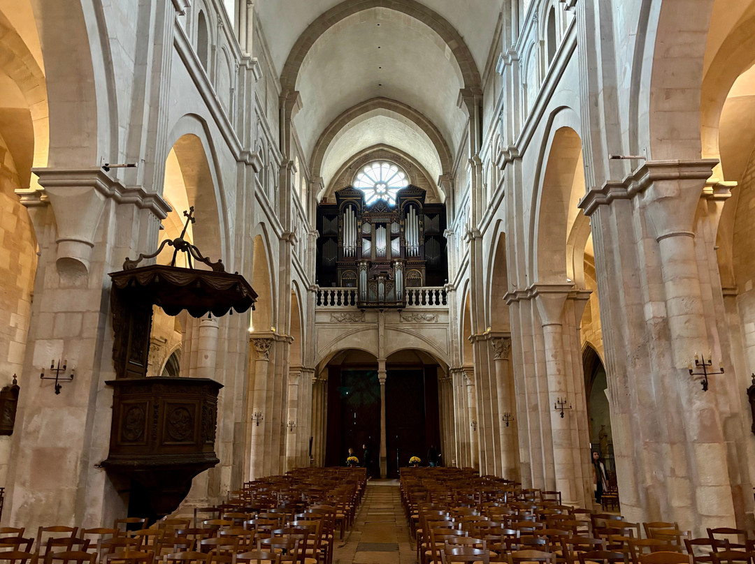 Collegiale Notre Dame-博讷必去景点