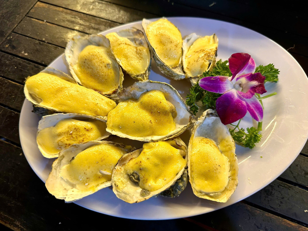 Hải Sản Bến Thuyền Cầu Mới - Cam Lâm