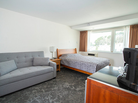 海豹岩旅馆主图