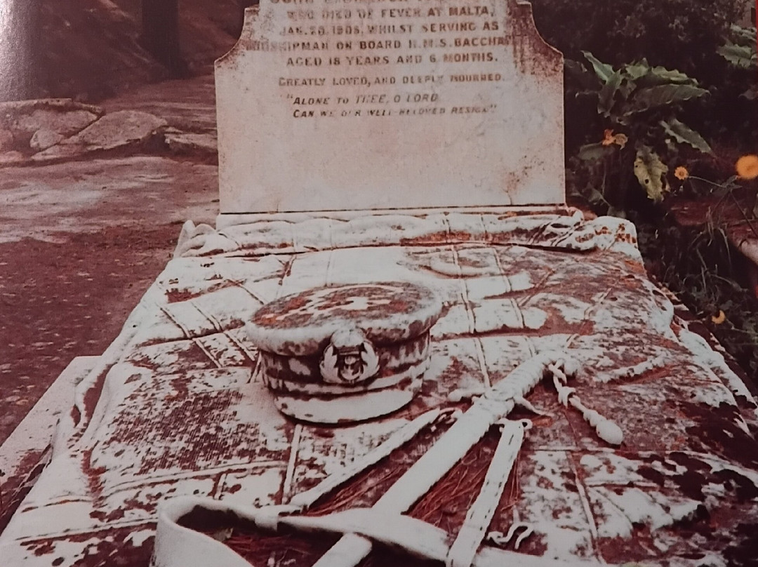 Ta’ Braxia Cemetery-Pieta必去景点