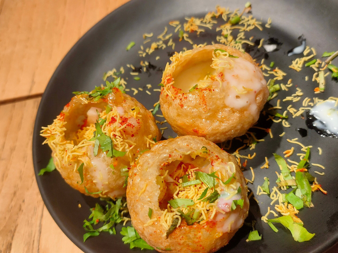 浦那瓦卡达金杰酒店主图