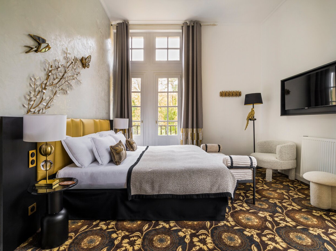 Château Jeanne & The Forest主图