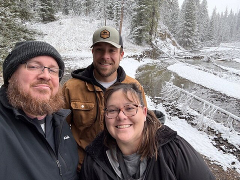 Yellowstone Adventure Tours-西黄石镇必去景点