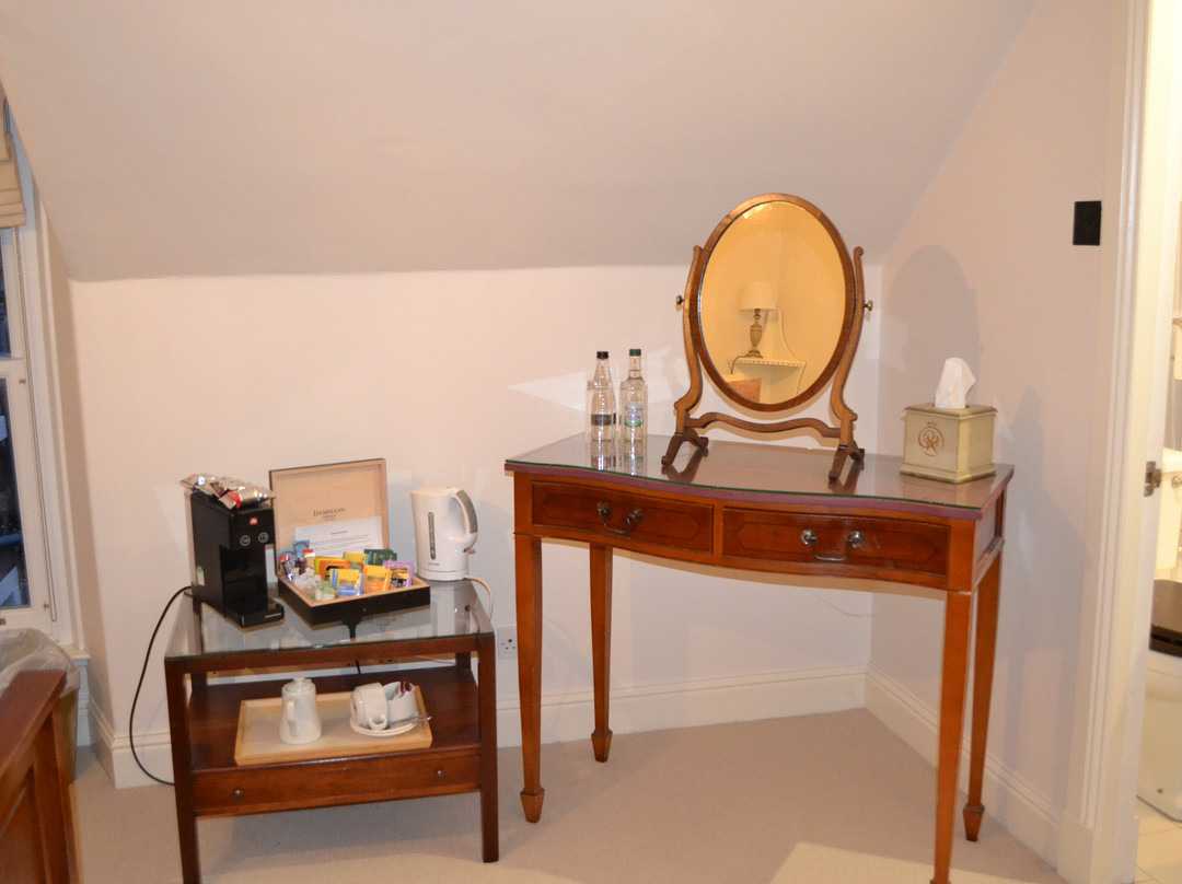 The Royal Hotel主图