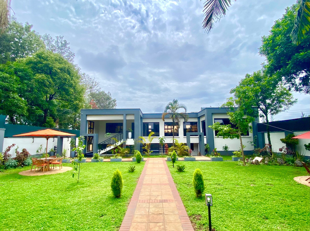 The Meru House主图