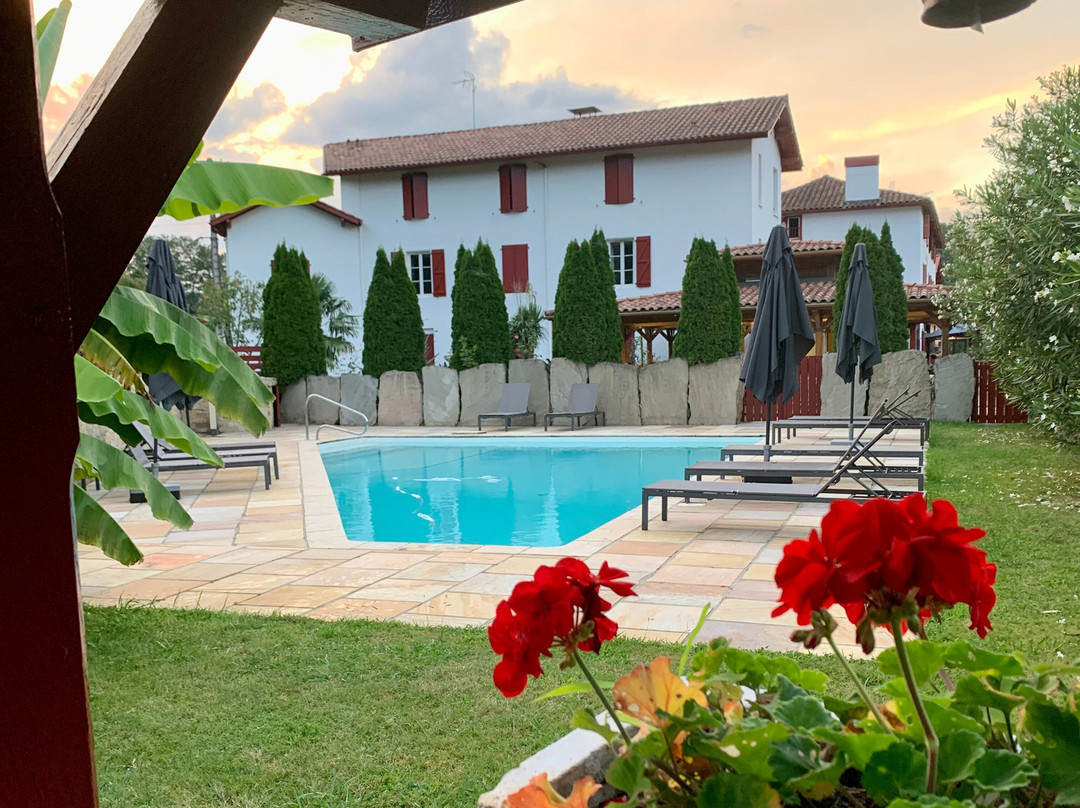 Louhossoa酒店住宿-Hotel Restaurant Txistulari