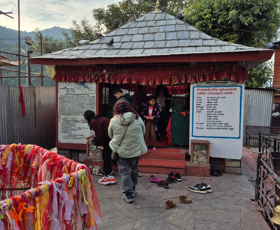 巴拉喜庙-博卡拉必去景点