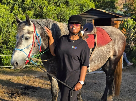 Featherfoot Beach Horse Trails & Riding School-杰佛瑞湾必去景点
