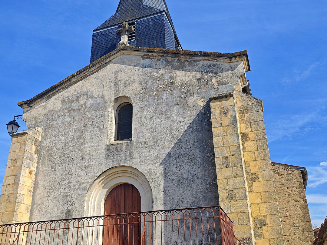 Église Notre-Dame-de-l'Assomption à Les pineaux-Chaille-sous-les-Ormeaux必去景点