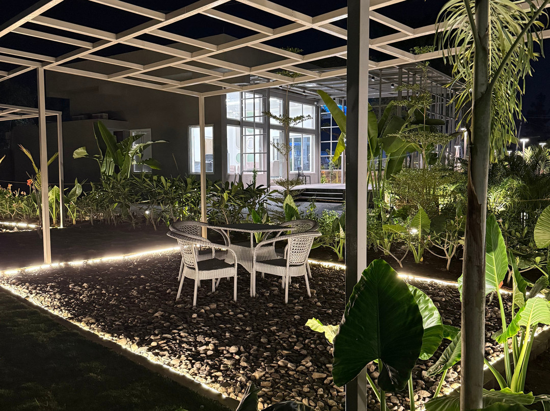 Lavender Hotels with Swimming Pool - Statue of Unity