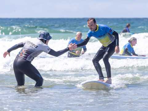 Stoked Surf School-佩伦波思必去景点