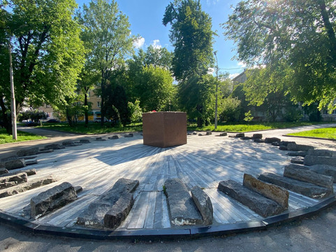 Monument of the Accident in Chernobyl-Ryazan必去景点