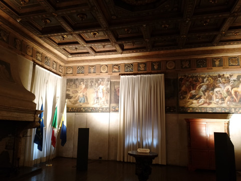 Palazzo Comunale di Modena-摩德纳必去景点