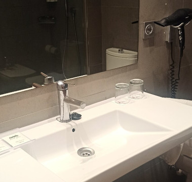 豪雷吉酒店主图