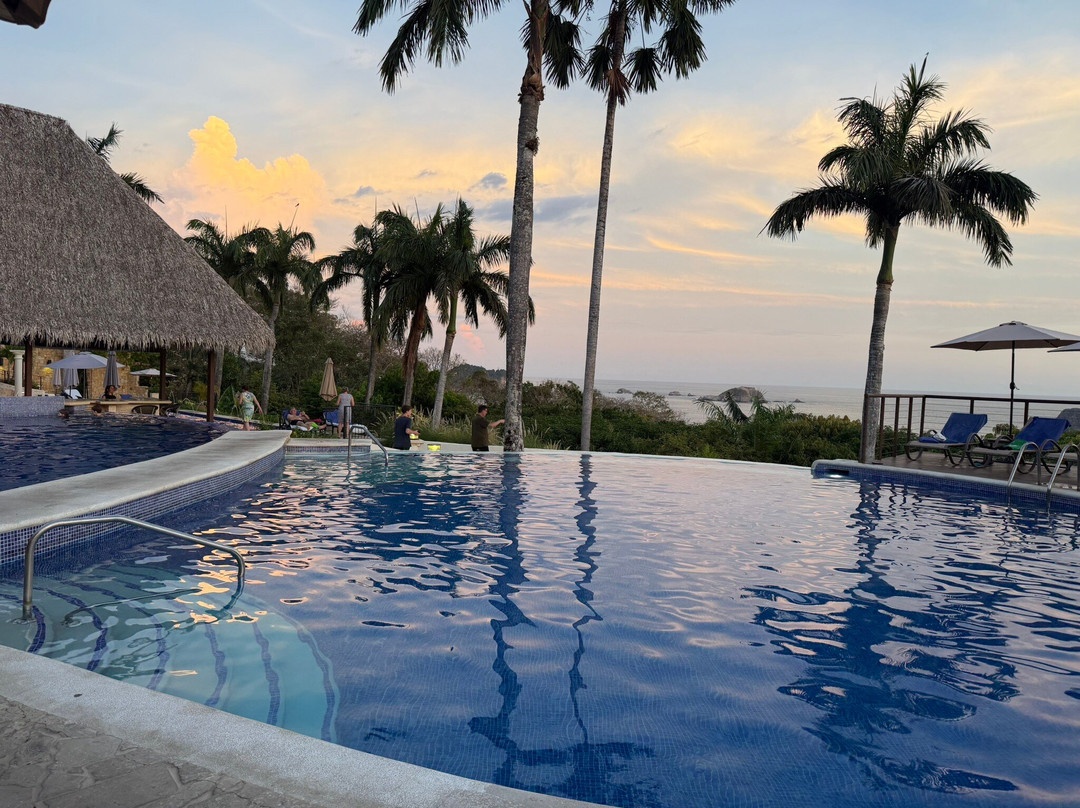 帕拉多自然度假村和温泉主图