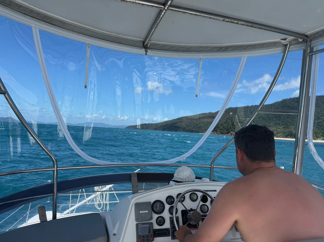 Cumberland Charter Yachts-艾尔利滩必去景点
