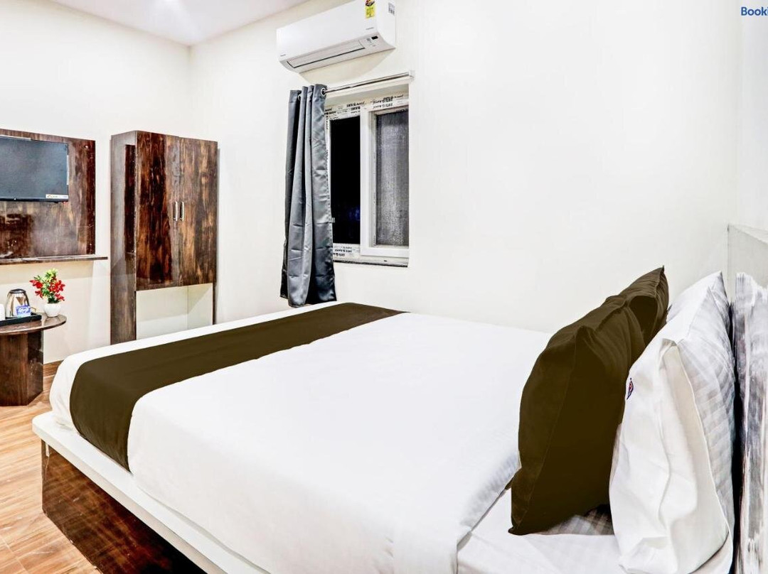 Hotel O RB @ KOMPALLY