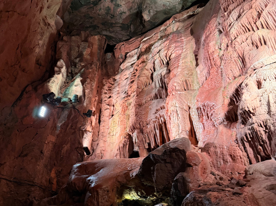 Cheddar Gorge & Caves-Cheddar必去景点