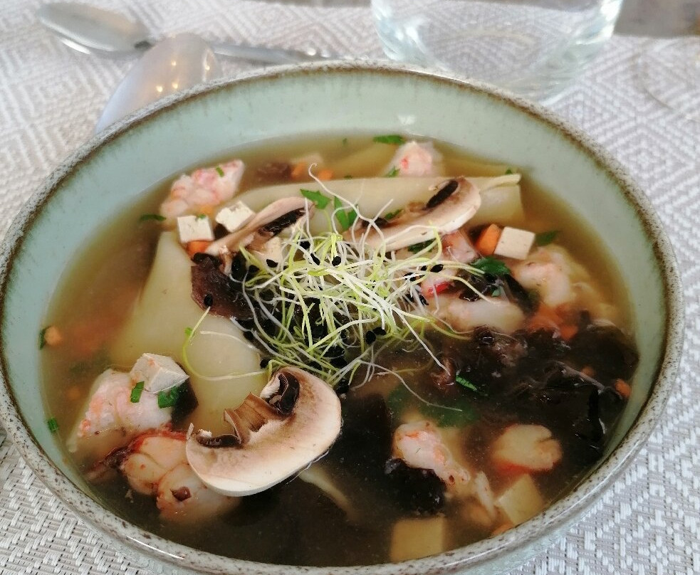 拉夏特莱瑞酒店主图