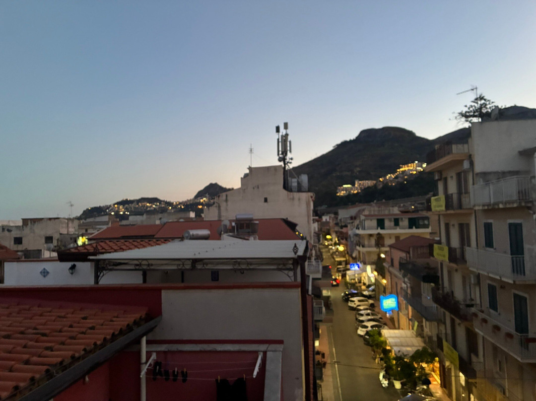 信天翁海滩酒店主图