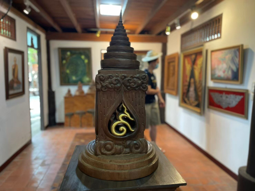 Khamsaen Gallery