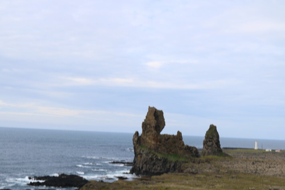 Londrangar Basalt Cliffs-Hellnar必去景点