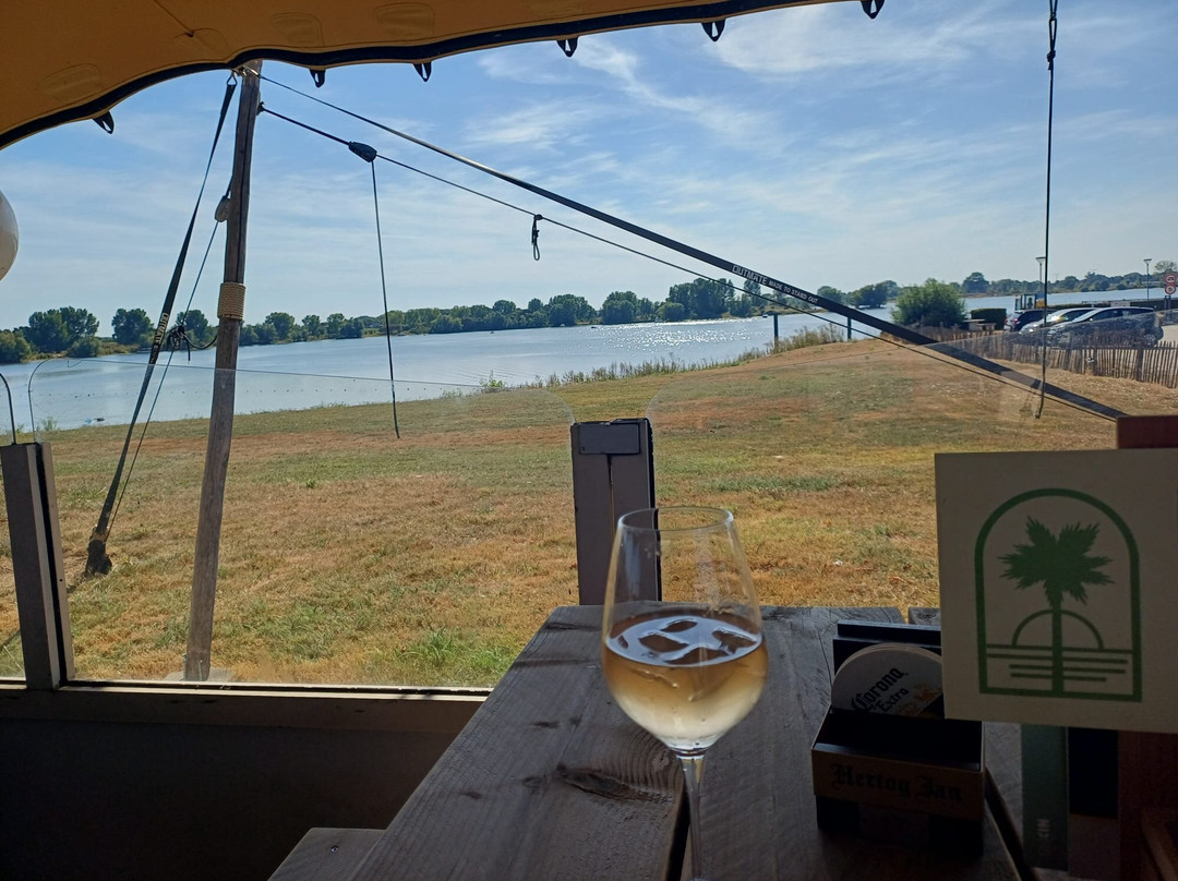 Zinin Beach Bistro