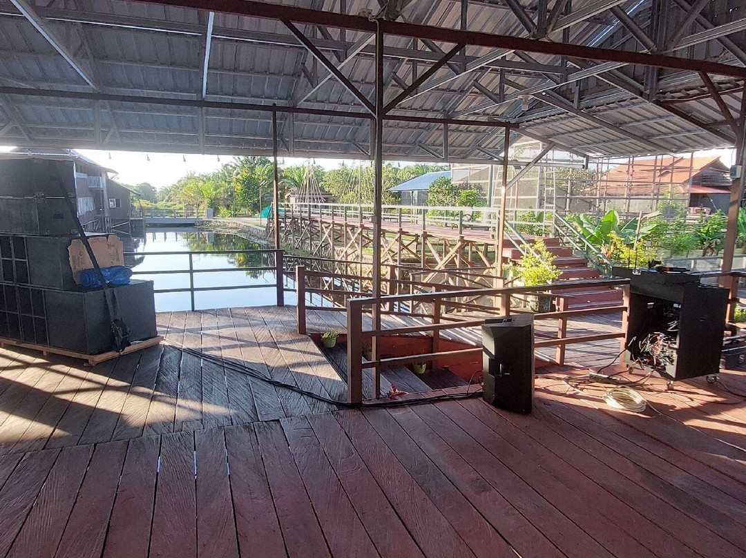 Resto Singgasana